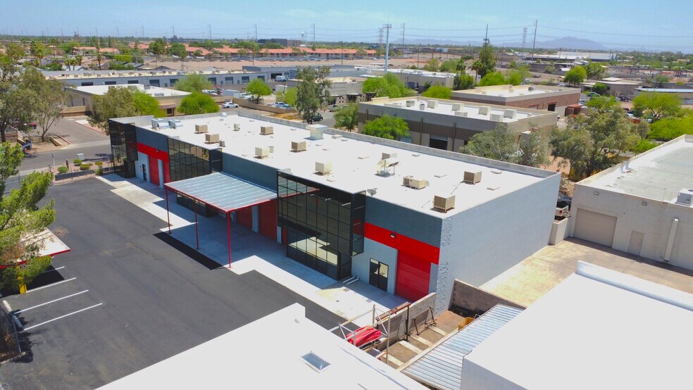 More Photos Of 714 N Monterey St, Gilbert Warehouse For Lease