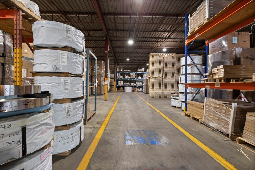 More Photos Of 2945 Boul Lemire, Drummondville Manufacturing For Sale