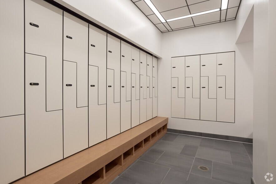 More Photos Of 3232 E Cesar Chavez St, Austin Unknown For Lease