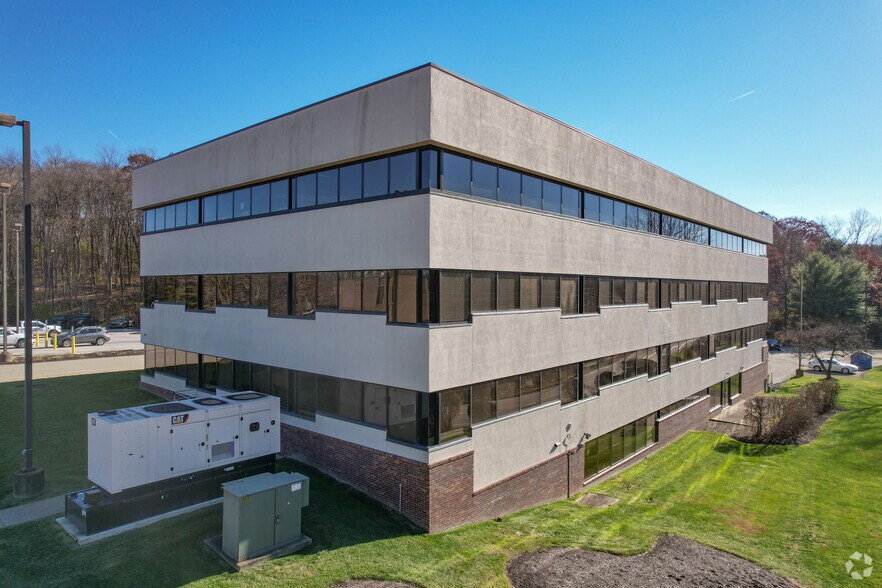More Photos Of 201 S Johnson Rd, Houston Office For Lease