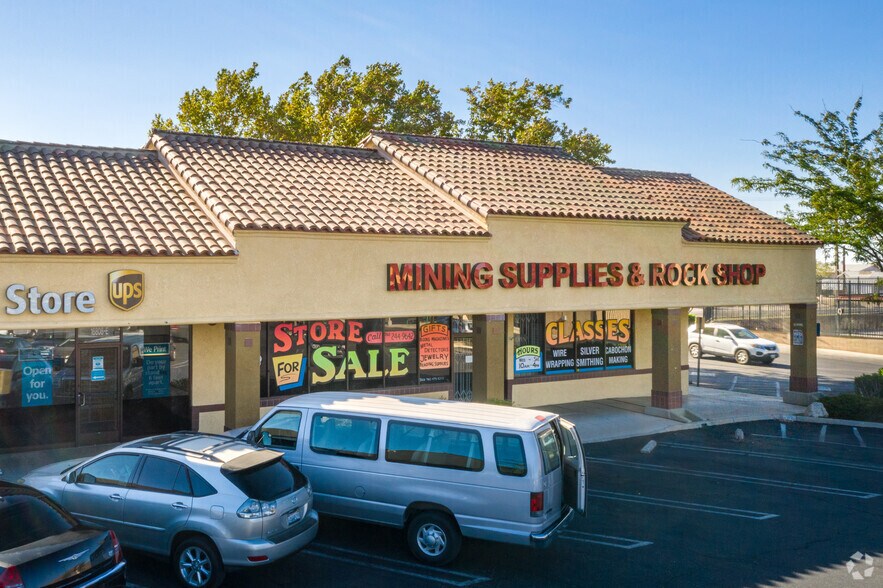 More Photos Of 16800-16988 Main St, Hesperia Unknown For Lease