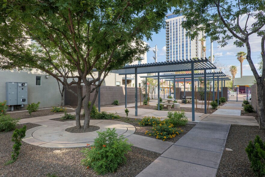 More Photos Of 610 E Roosevelt St, Phoenix Storefront Retail Residential For Sale
