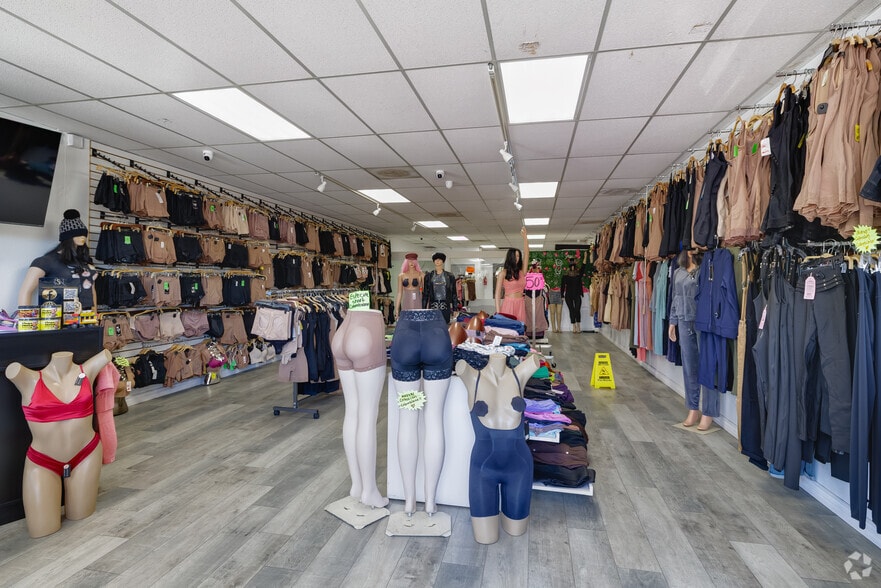 More Photos Of 1815 E Valley Pky, Escondido Storefront For Sale