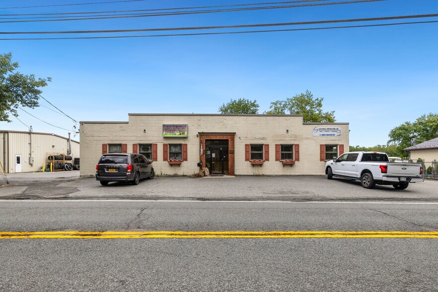 More Photos Of 948 Homestead Ave, Maybrook Office For Lease