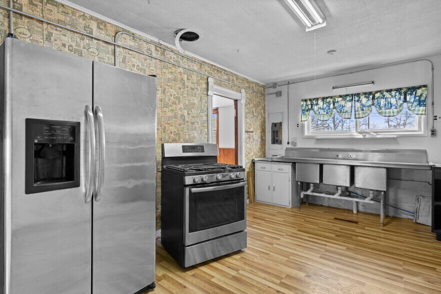 More Photos Of 7596 E State St, Central Lake Apartments For Sale