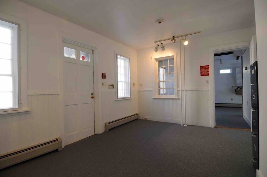 More Photos Of 393-395 Massachusetts Ave, Arlington Office For Sale