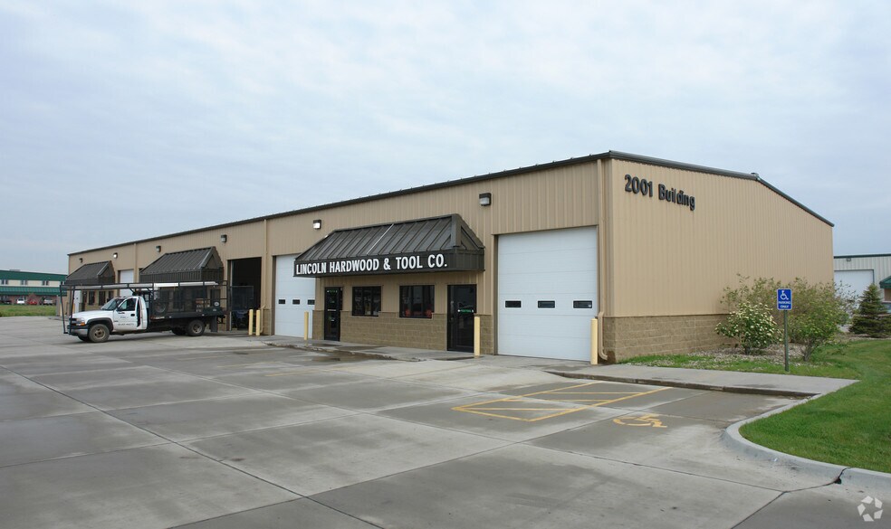 More Photos Of 2001 SW 5th St, Lincoln Flex For Sale