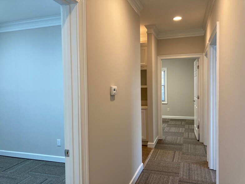 More Photos Of 555 Sun Valley Dr, Roswell Medical For Lease