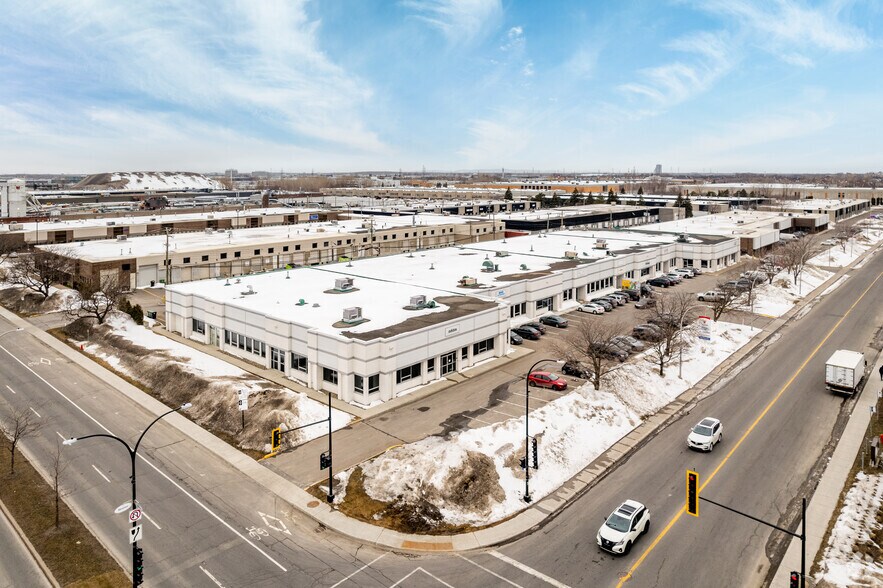 More Photos Of 1550-1600 Rue Beaulac, Montréal Distribution For Lease