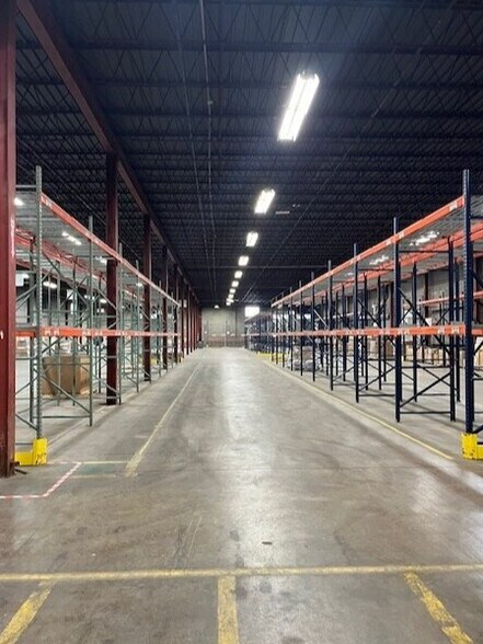 More Photos Of 2301 W Pike St, Houston Manufacturing For Lease