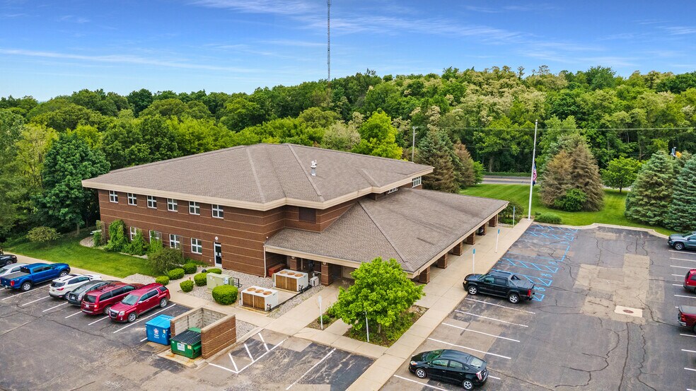 More Photos Of 7953 Adobe Rd, Kalamazoo Office For Sale