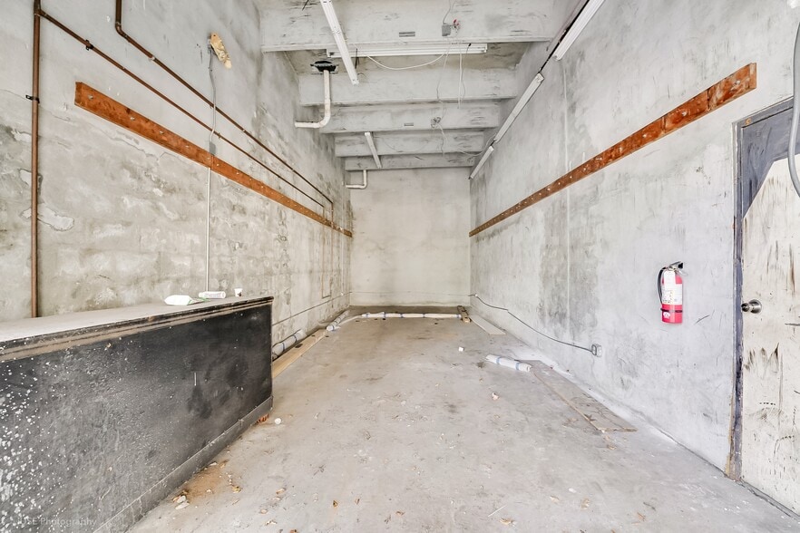 More Photos Of 18575 NW 27th Ave, Opa Locka Service Station For Lease