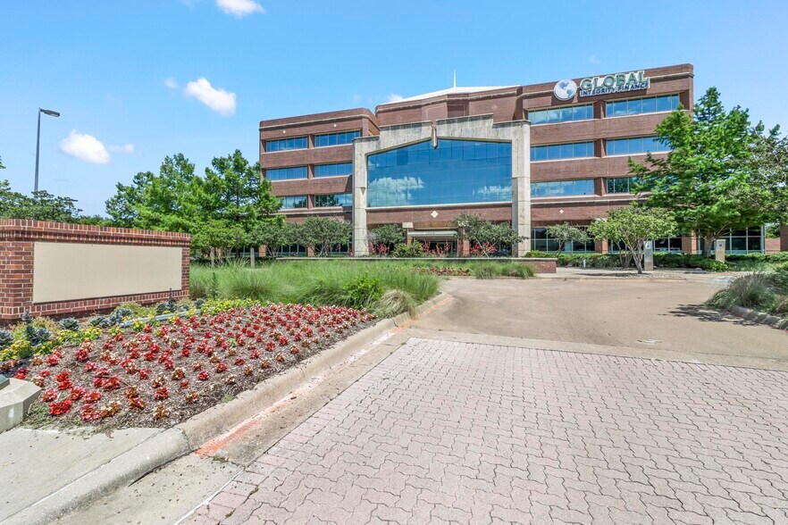 More Photos Of 1600 N Redbud Blvd, McKinney Office For Sale