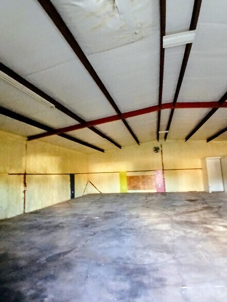 More Photos Of 8753 N State Highway 16, Poteet Warehouse For Sale