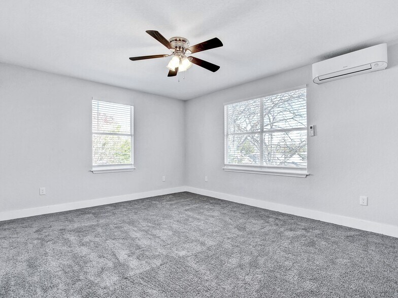 More Photos Of 1020 W French Plz, San Antonio Apartments For Sale