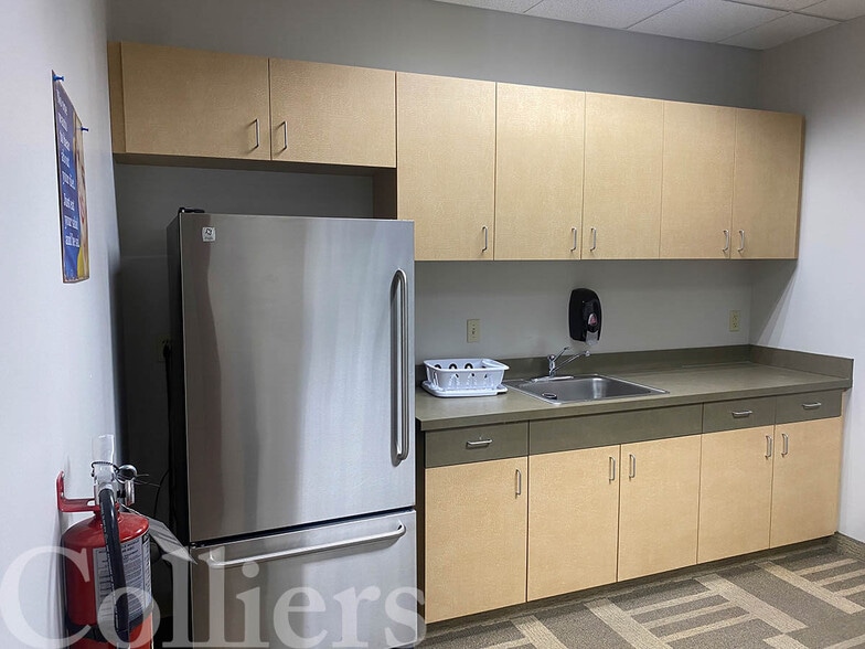 More Photos Of 408 S Eagle Rd, Eagle Coworking Space