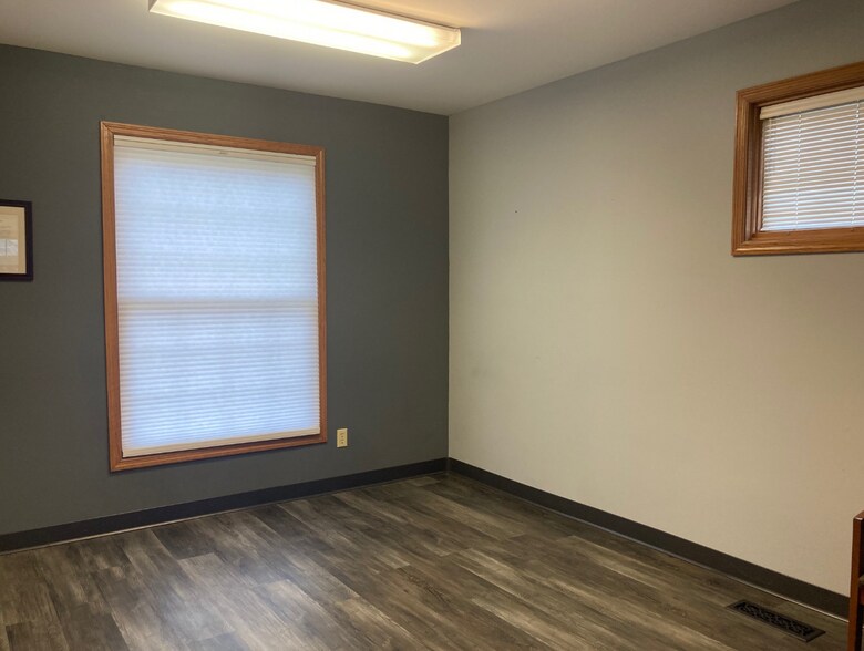 More Photos Of 115 Enterprise Dr, Verona Medical For Sale