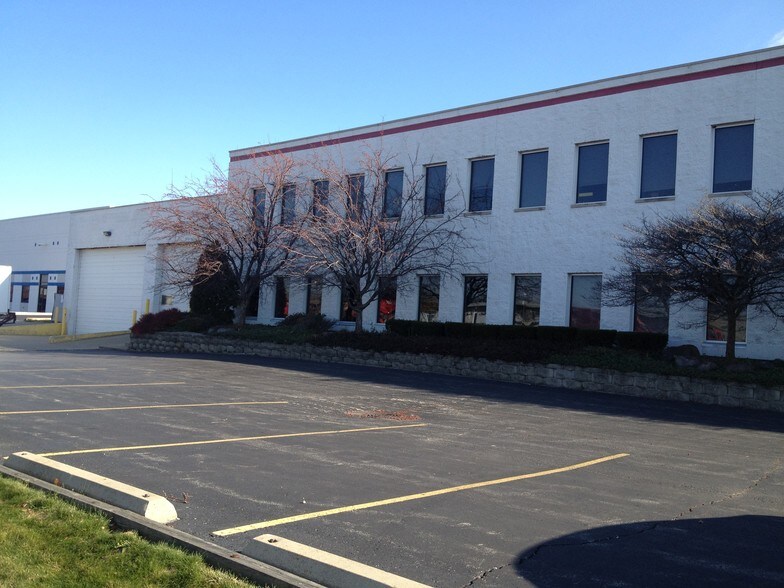 More Photos Of 9999 S Virginia Ave, Chicago Ridge Distribution For Lease