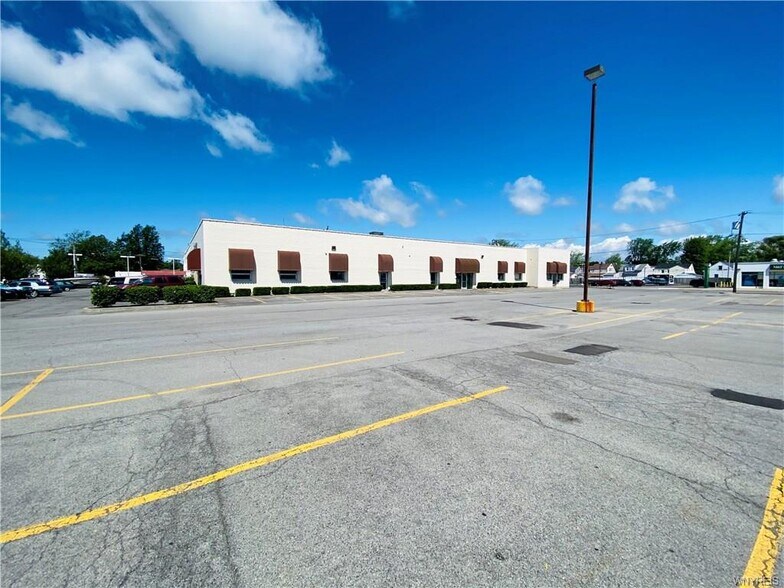More Photos Of 1212 Abbott Rd, Buffalo Auto Dealership For Lease