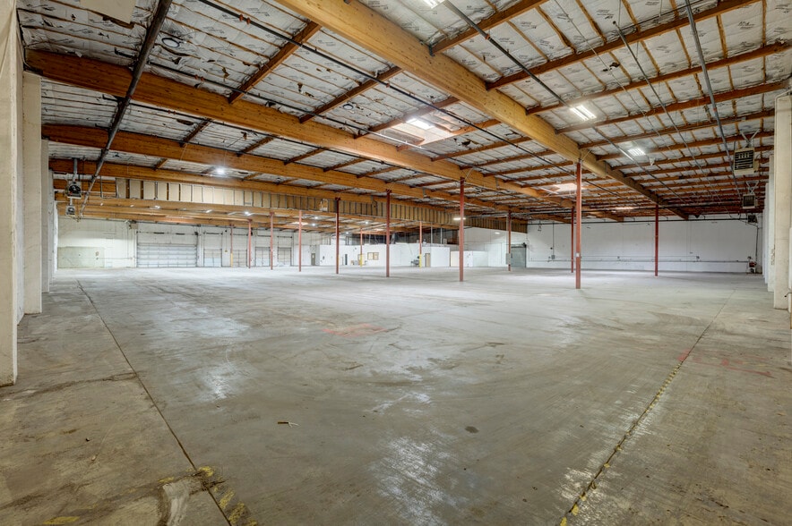 More Photos Of 575-585 Reactor Way, Reno Distribution For Lease