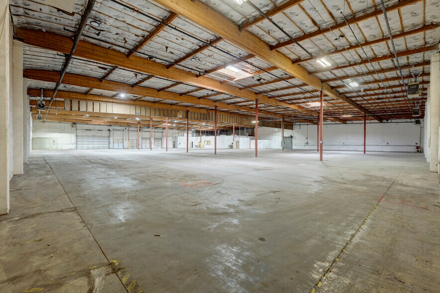 More Photos Of 575-585 Reactor Way, Reno Distribution For Lease