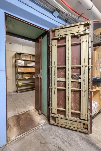 More Photos Of 1-7 W Main St, Mount Joy Bank For Sale