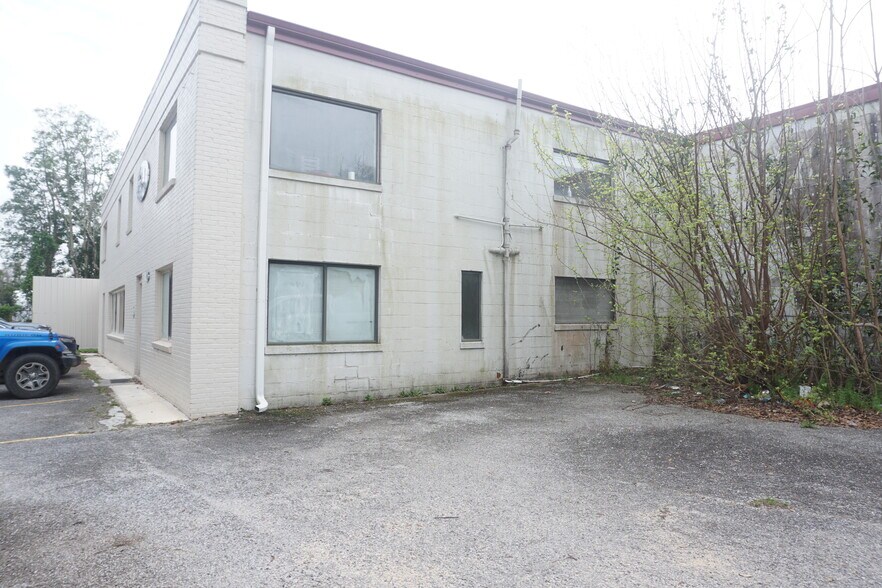More Photos Of 3605 N Davis Hwy, Pensacola Warehouse For Sale