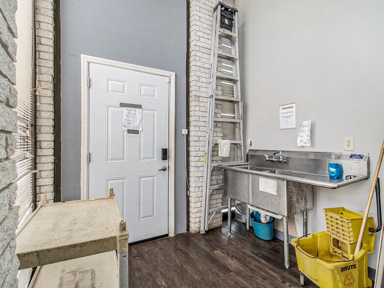 More Photos Of 3113 Stone Mountain St, Lithonia Storefront Retail Office For Sale