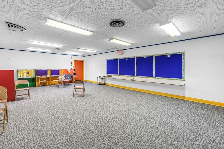 More Photos Of 4740 Wishart Blvd, Tampa Religious Facility For Sale