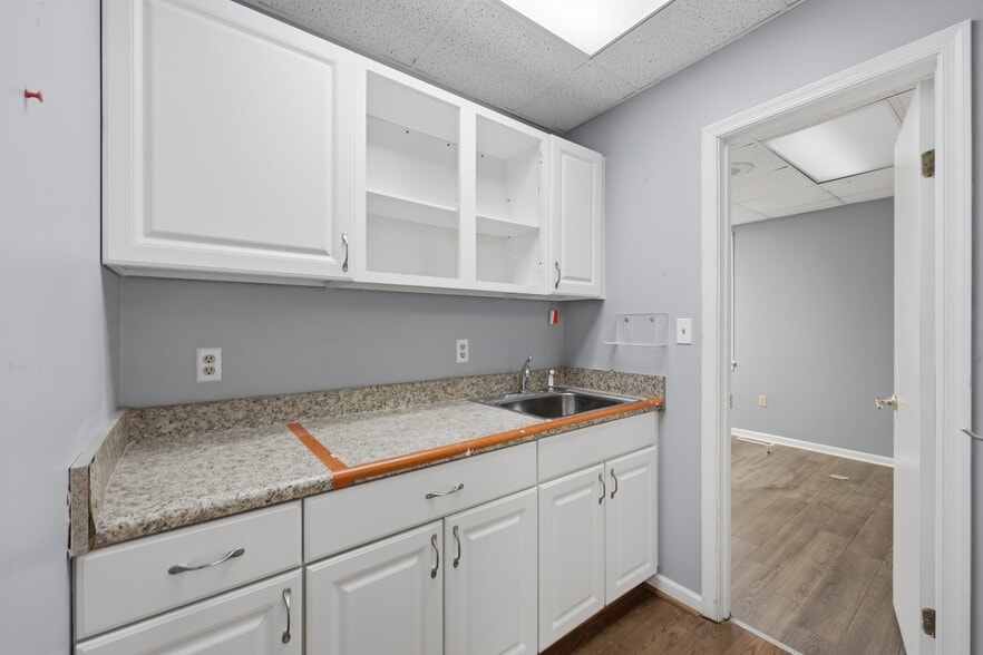More Photos Of 2303 Pruden Blvd, Suffolk Healthcare For Sale