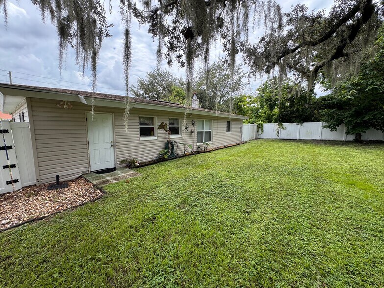 More Photos Of 6521 Main St, New Port Richey Office For Sale