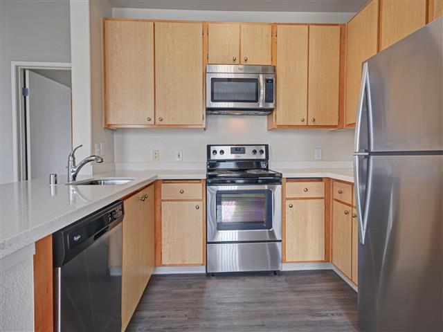 More Photos Of 240 3rd St, Oakland Apartments For Lease