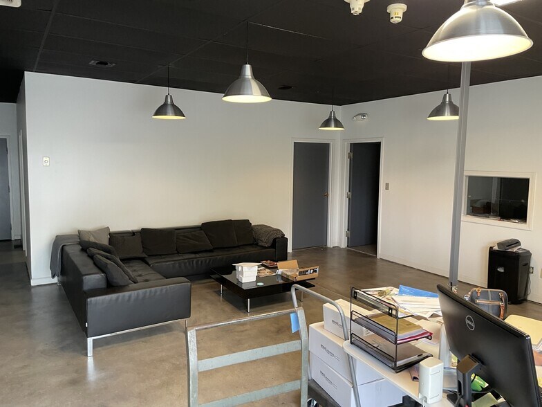 More Photos Of 4450 Commerce Cir SW, Atlanta Distribution For Lease