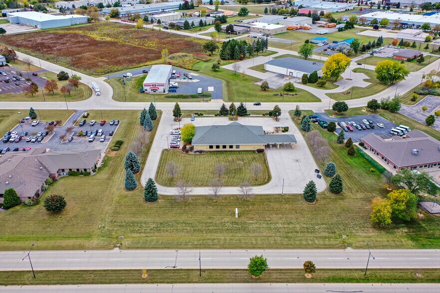 More Photos Of 3139 Voyager Dr, Green Bay Bank For Sale