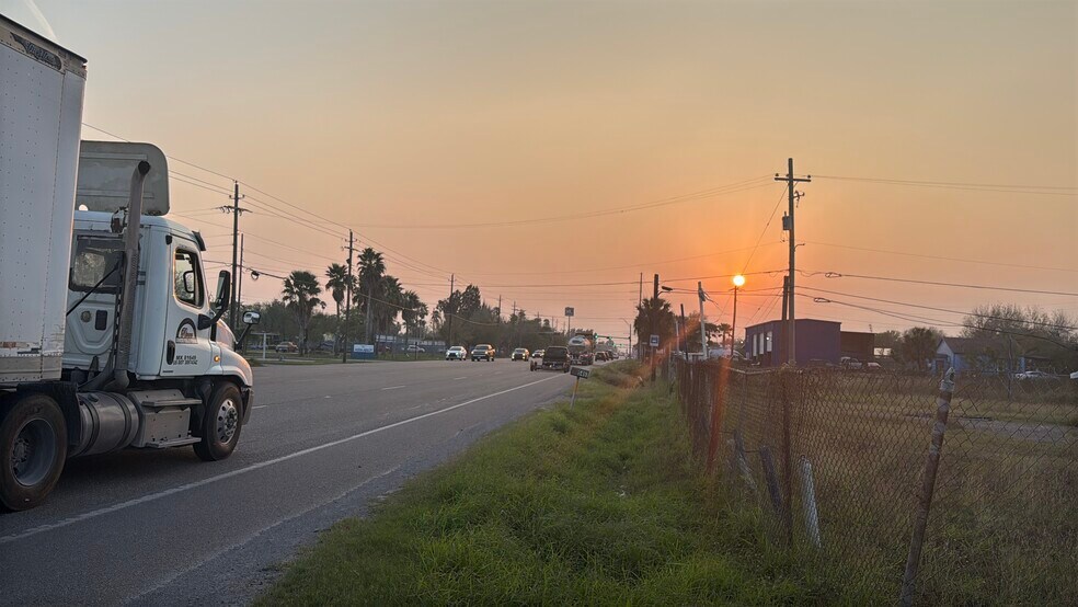 More Photos Of 5467 Padre Island Hwy, Brownsville Land For Lease