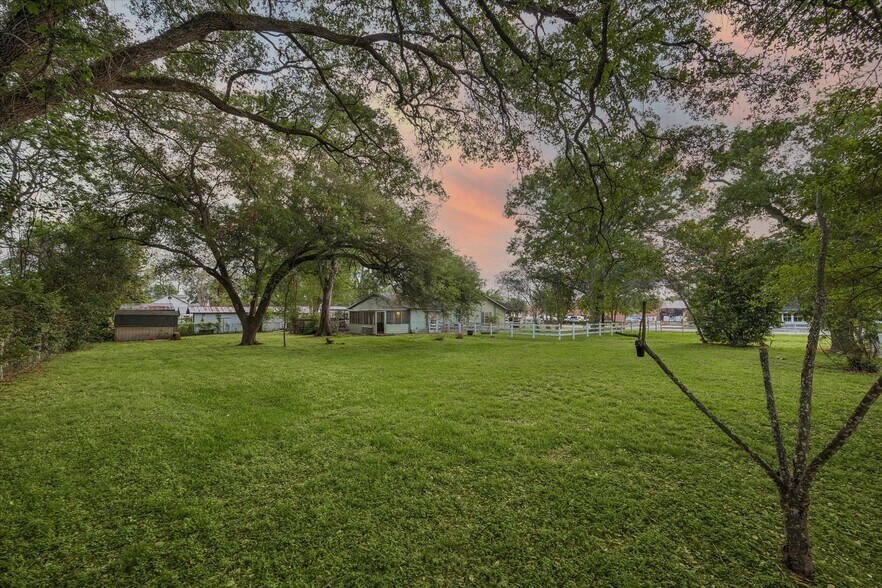 More Photos Of 30315 2nd St., Fulshear Land For Sale