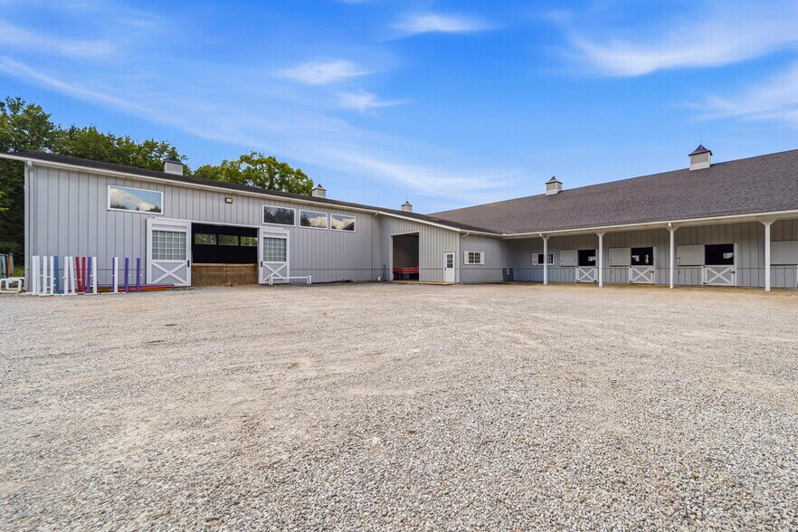 More Photos Of 3126 Mennonite Rd, Mantua Sports And Entertainment For Sale