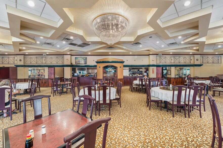 More Photos Of 2529 S 6 Hwy, Houston Restaurant For Sale