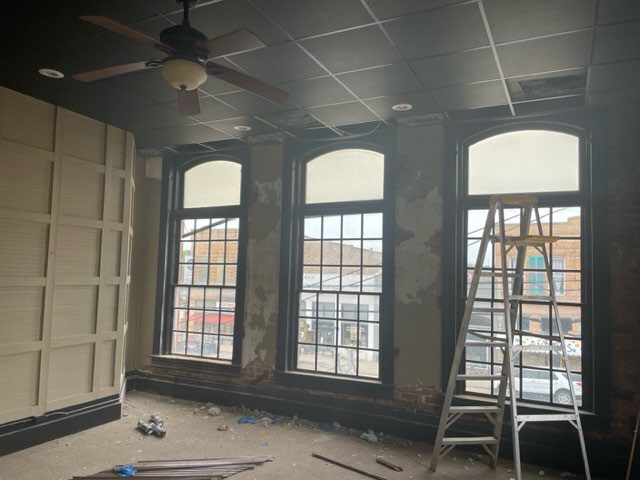 More Photos Of 100 E Hubbard St, Lindale Storefront For Sale