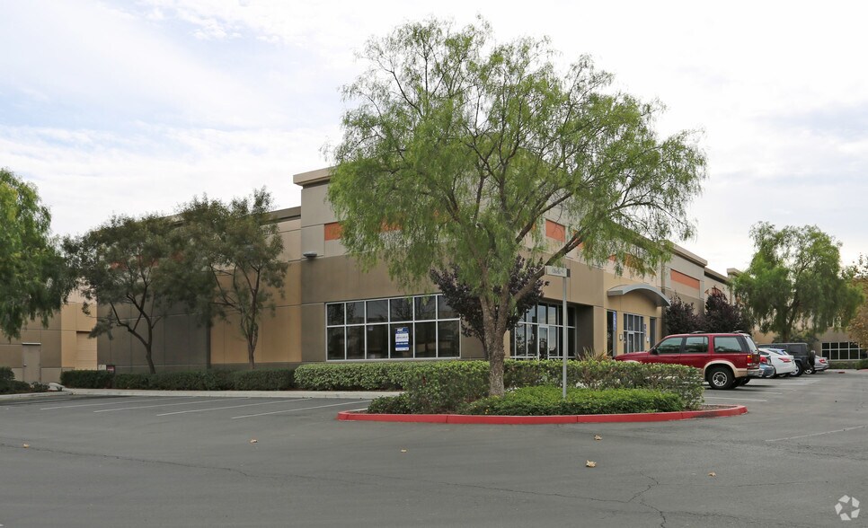 More Photos Of 1515-1539 Olivella Way, San Diego Warehouse For Lease