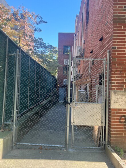 More Photos Of 2261-2269 Bragg St, Brooklyn Schools For Sale