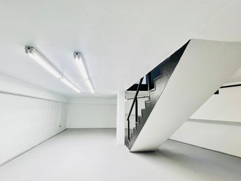 More Photos Of 2424 S Dixie Hwy, Coconut Grove Loft Creative Space For Sale