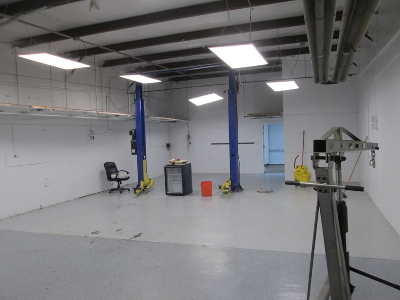 More Photos Of 350-366 Norfolk St, Aurora Light Manufacturing For Sale