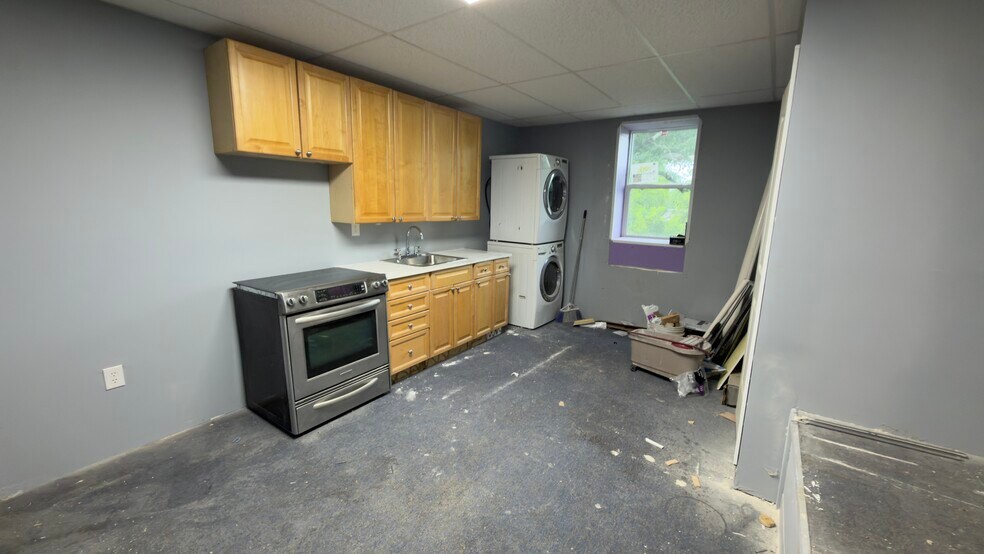More Photos Of 2800 Delano St, Pensacola Warehouse For Lease