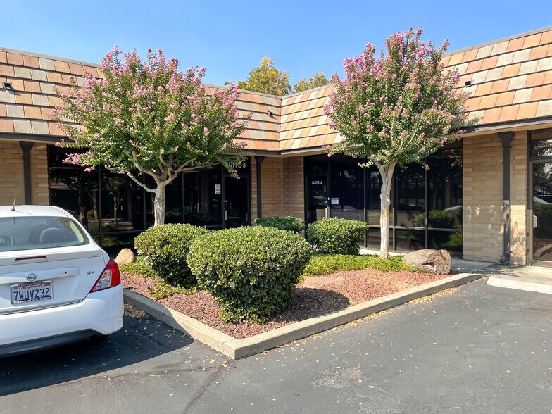 More Photos Of 4441 Auburn Blvd, Sacramento Office For Sale