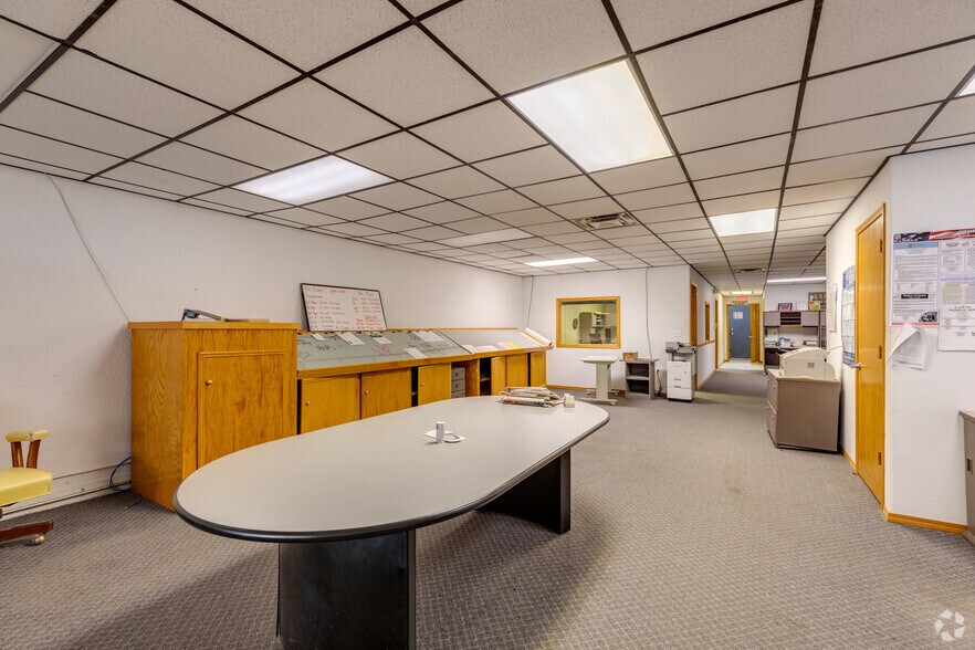 More Photos Of 113 W Harvey Ave, Wellington Office For Sale
