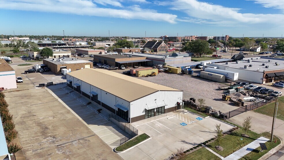 More Photos Of 3305 Century Dr, Rowlett Showroom For Sale