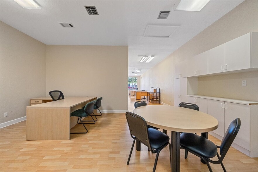 More Photos Of 3900 Clark Rd, Sarasota Medical For Sale