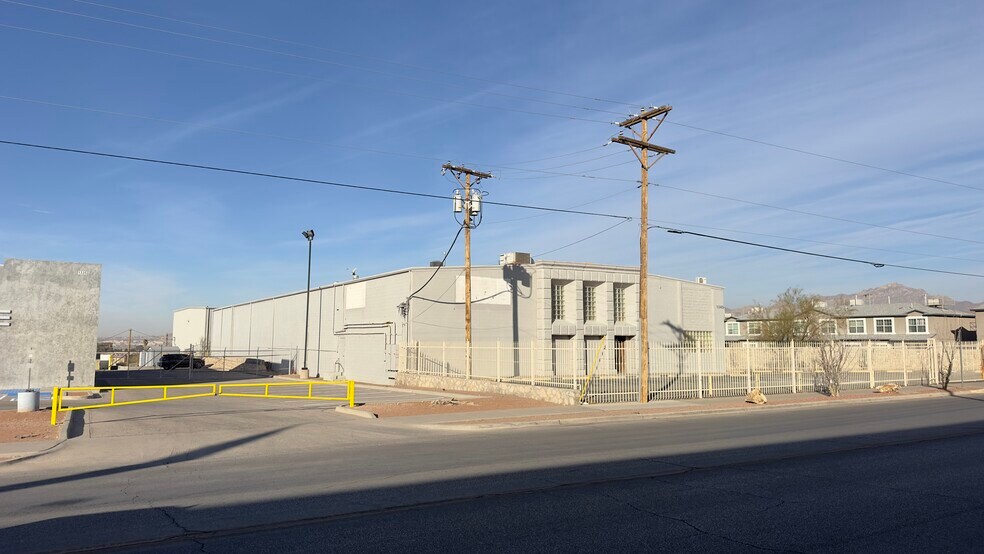 More Photos Of 1345 Geronimo Dr, El Paso Distribution For Sale
