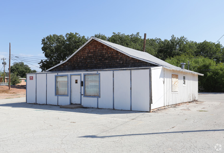 Primary Photo Of 501 N Leggett Dr, Abilene Auto Dealership For Lease